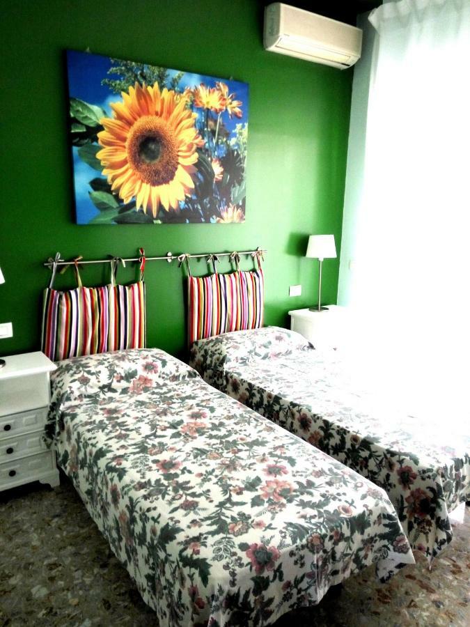 Michelangelo Rooms Catania Bagian luar foto