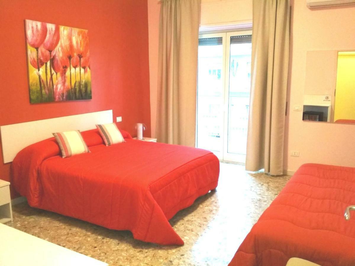 Michelangelo Rooms Catania Bagian luar foto